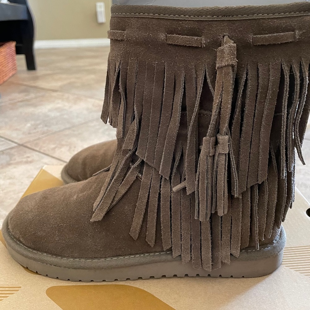 Kookaburra by Ugg fringe boots